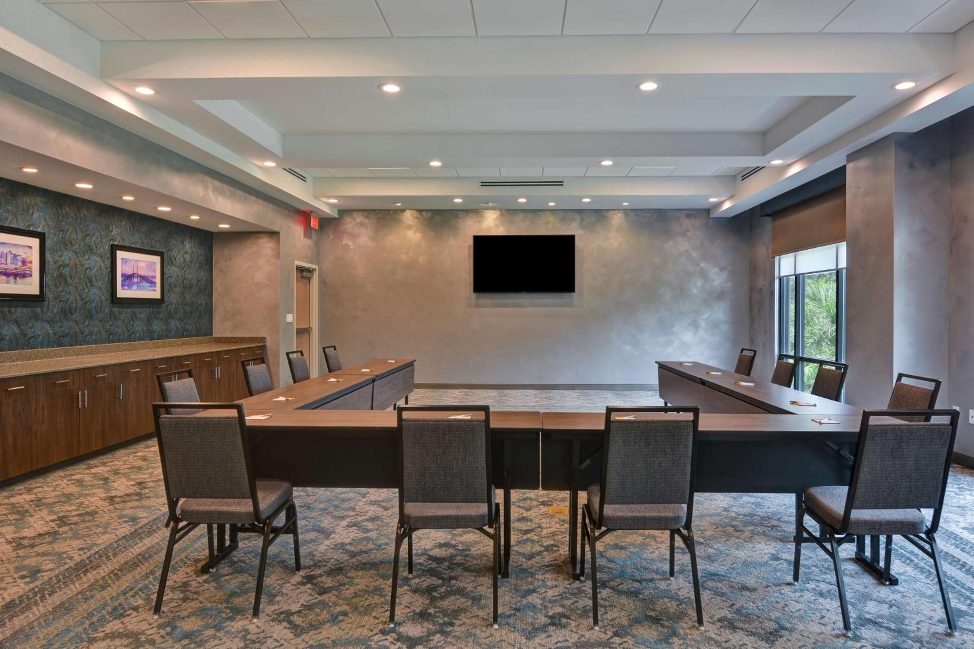 Hotel Hampton & Tampa Riverview Brandon 3*